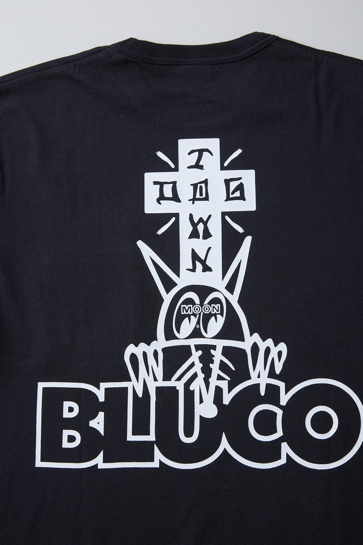 (MOONEYES x DOGTOWN x BLUCO) ポケットTシャツ - Logo-