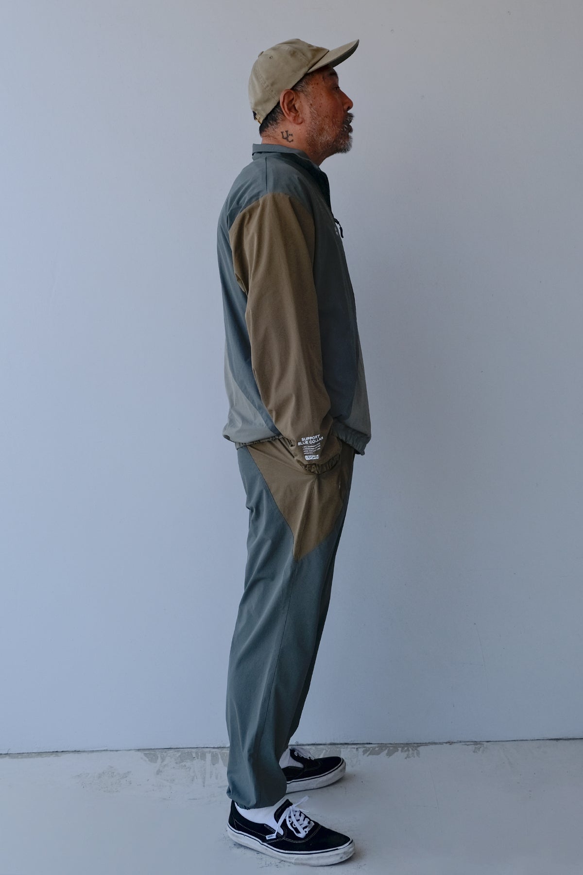 ストレッチトラックジャケット